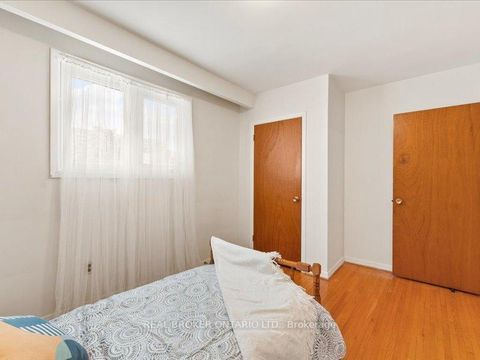 Photo 20 at 21 Hoover Crescent, Black Creek, Toronto