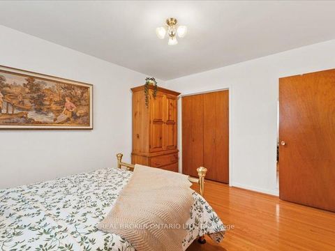 Photo 22 at 21 Hoover Crescent, Black Creek, Toronto