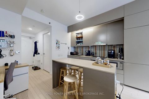 Photo 10 at 709 - 101 Peter Street W, Waterfront Communities C1, Toronto