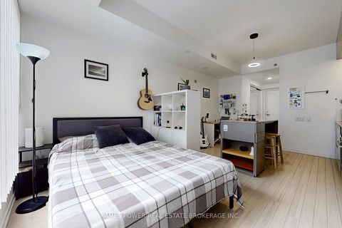 Photo 18 at 709 - 101 Peter Street W, Waterfront Communities C1, Toronto