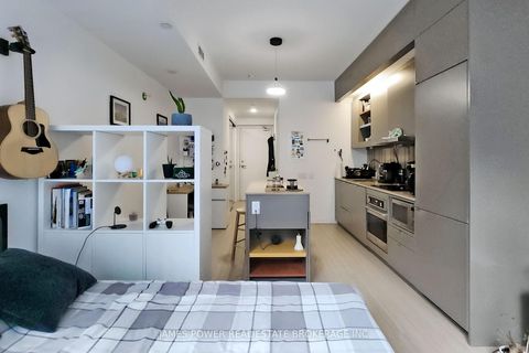 Photo 19 at 709 - 101 Peter Street W, Waterfront Communities C1, Toronto