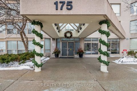 Photo 2 at 303 - 175 Cedar Avenue, Harding, Richmond Hill