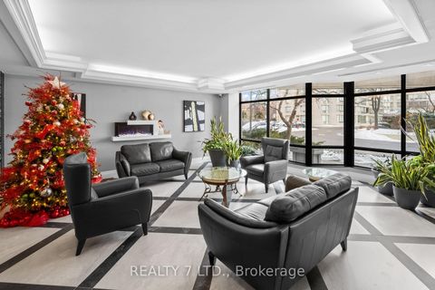 Photo 3 at 303 - 175 Cedar Avenue, Harding, Richmond Hill