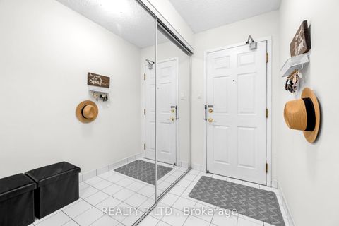 Photo 7 at 303 - 175 Cedar Avenue, Harding, Richmond Hill