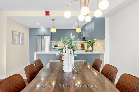 Photo 8 at 303 - 175 Cedar Avenue, Harding, Richmond Hill