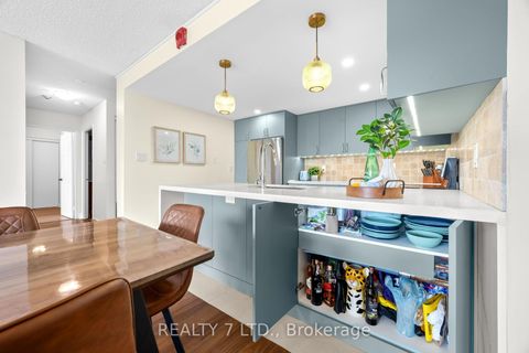 Photo 12 at 303 - 175 Cedar Avenue, Harding, Richmond Hill