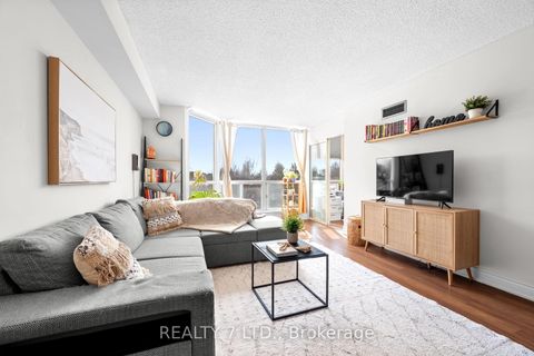 Photo 14 at 303 - 175 Cedar Avenue, Harding, Richmond Hill