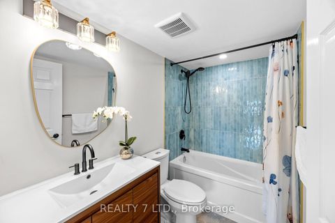 Photo 28 at 303 - 175 Cedar Avenue, Harding, Richmond Hill