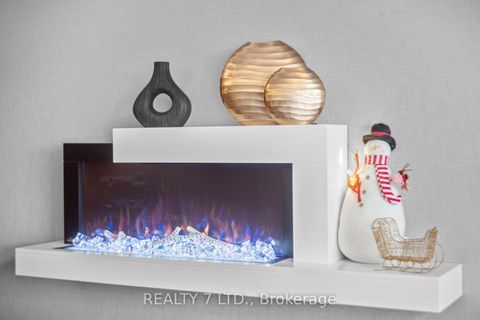 Photo 41 at 303 - 175 Cedar Avenue, Harding, Richmond Hill