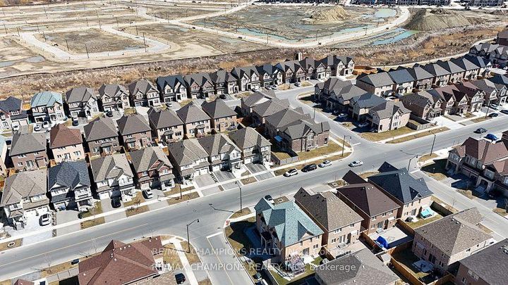 Photo 4 at 151 RUSSELL CREEK Drive, Wellington North, Brampton