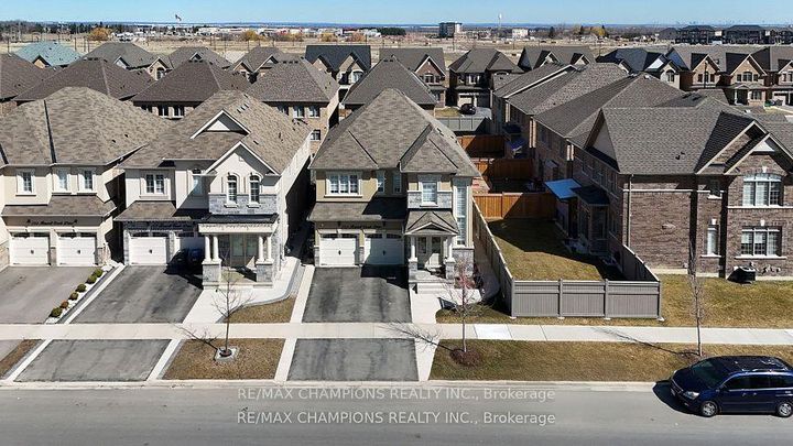 Photo 5 at 151 RUSSELL CREEK Drive, Wellington North, Brampton