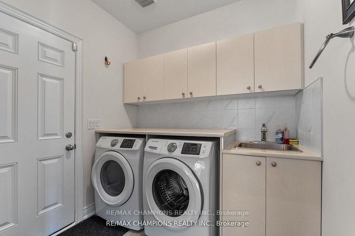 Photo 13 at 151 RUSSELL CREEK Drive, Wellington North, Brampton