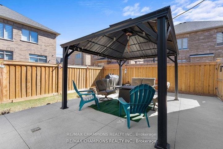 Photo 15 at 151 RUSSELL CREEK Drive, Wellington North, Brampton