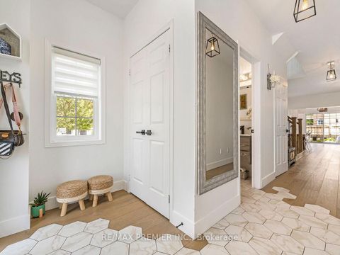 Photo 4 at 67 Gentile Circle, Elder Mills, Vaughan