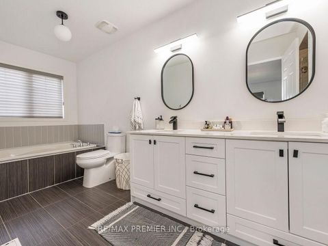 Photo 25 at 67 Gentile Circle, Elder Mills, Vaughan