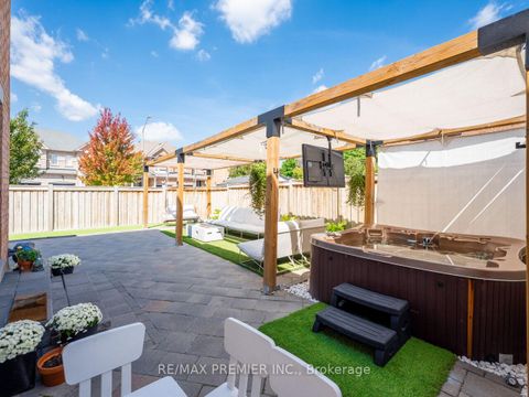 Photo 44 at 67 Gentile Circle, Elder Mills, Vaughan