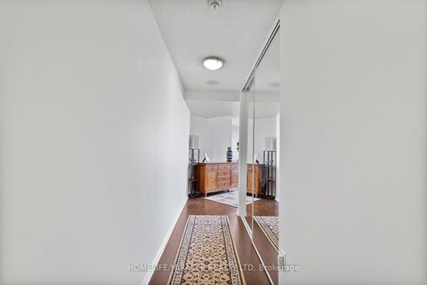 Photo 2 at 2009 - 7 Concorde Place, Don Mills, Toronto