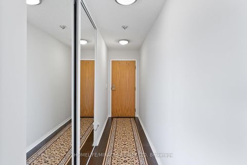 Photo 3 at 2009 - 7 Concorde Place, Don Mills, Toronto