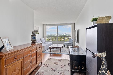 Photo 4 at 2009 - 7 Concorde Place, Don Mills, Toronto