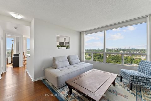 Photo 5 at 2009 - 7 Concorde Place, Don Mills, Toronto