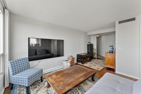 Photo 9 at 2009 - 7 Concorde Place, Don Mills, Toronto