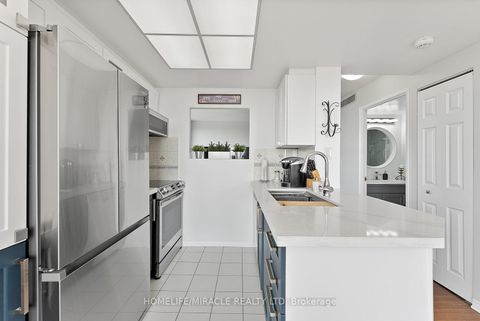 Photo 15 at 2009 - 7 Concorde Place, Don Mills, Toronto