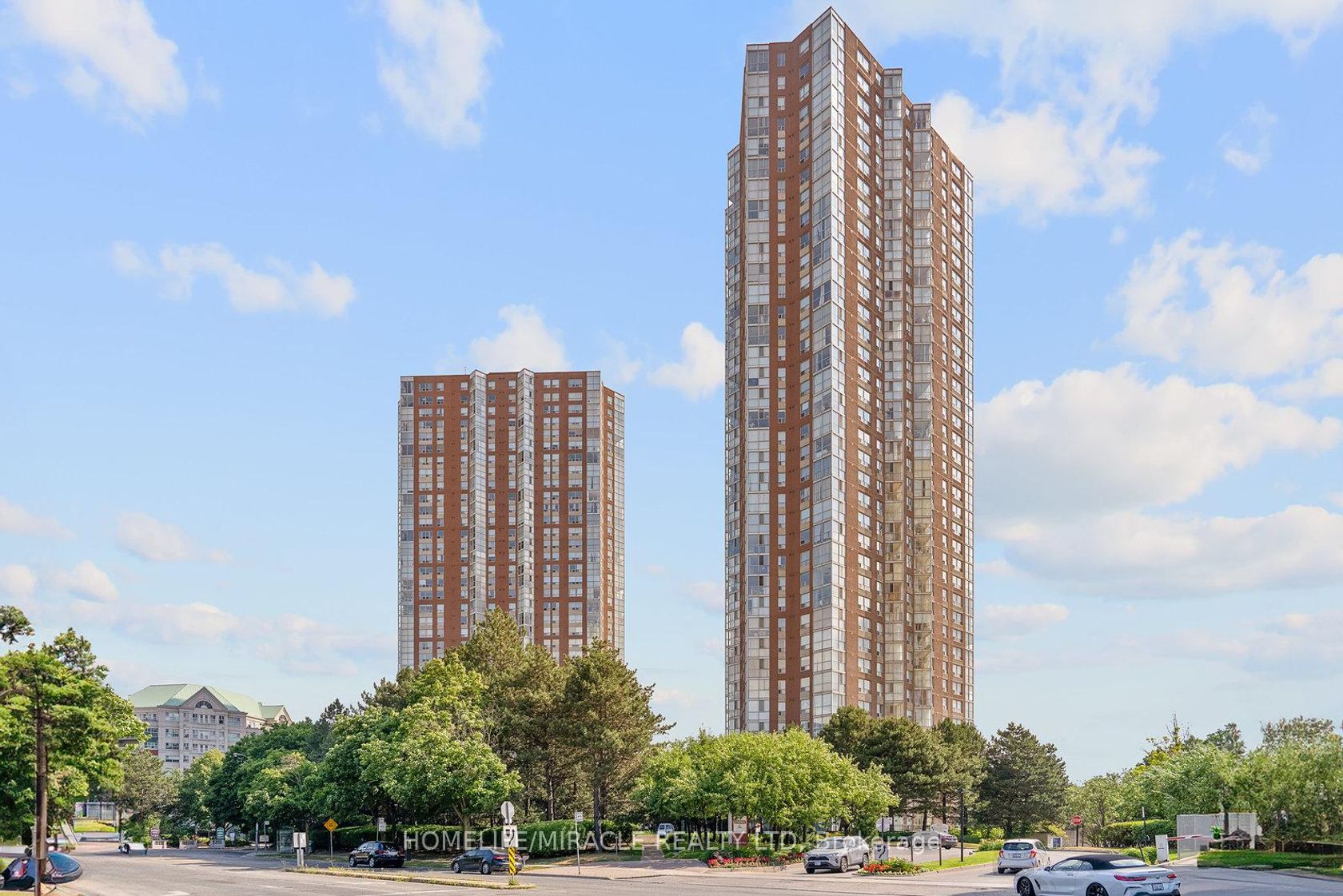 2009 - 7 Concorde Place, Don Mills, Toronto 