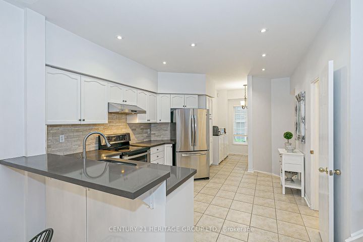 Photo 6 at 66 - 23 Observatory Lane, Observatory, Richmond Hill