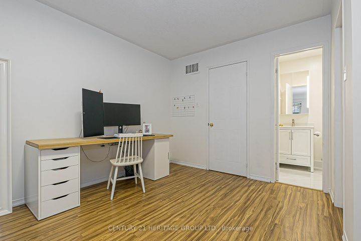 Photo 15 at 66 - 23 Observatory Lane, Observatory, Richmond Hill