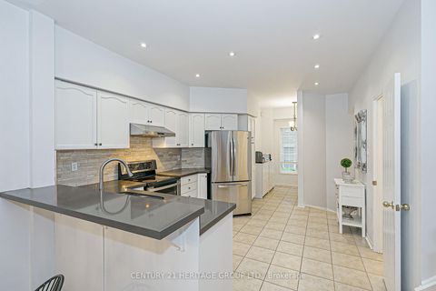 Photo 6 at 66 - 23 Observatory Lane, Observatory, Richmond Hill