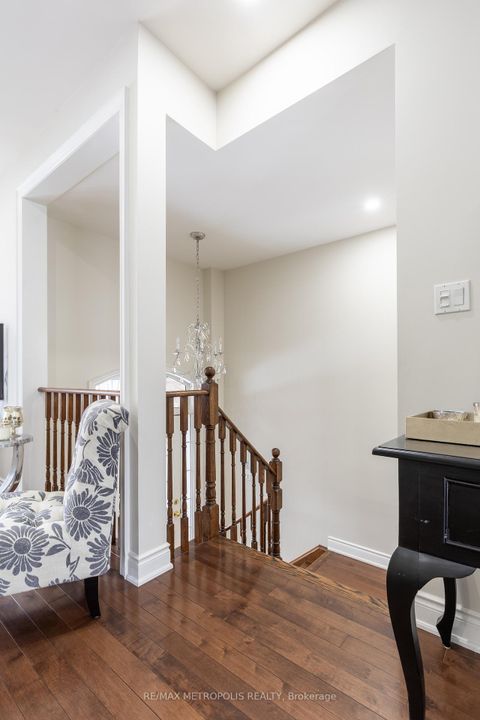 Photo 5 at 10 George Bogg Road, East Woodbridge, Vaughan