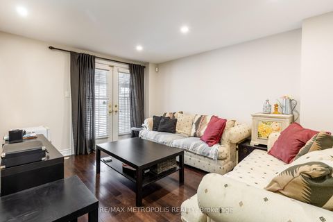 Photo 25 at 10 George Bogg Road, East Woodbridge, Vaughan