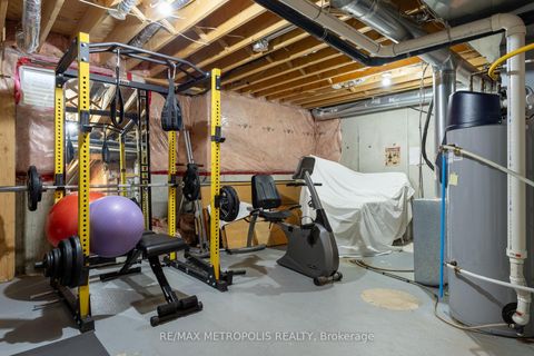 Photo 32 at 10 George Bogg Road, East Woodbridge, Vaughan