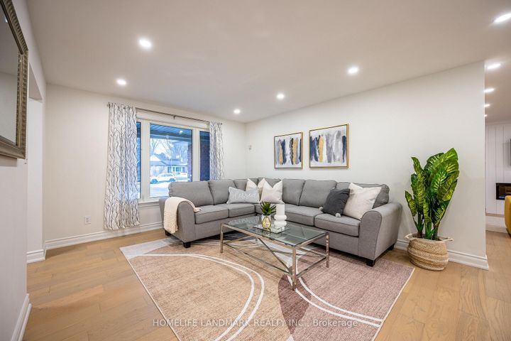 Photo 1 at 20 Fireside Drive, Freelton, Hamilton