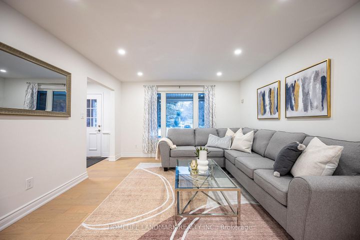 Photo 2 at 20 Fireside Drive, Freelton, Hamilton