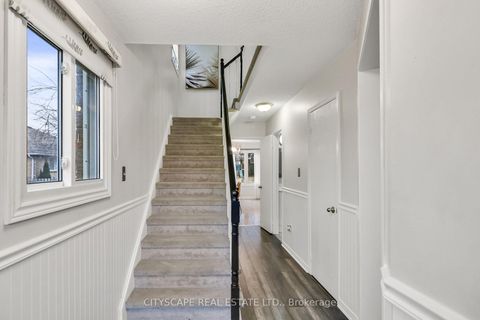 Photo 2 at 79 Weatherup Crescent, West Bayfield, Barrie