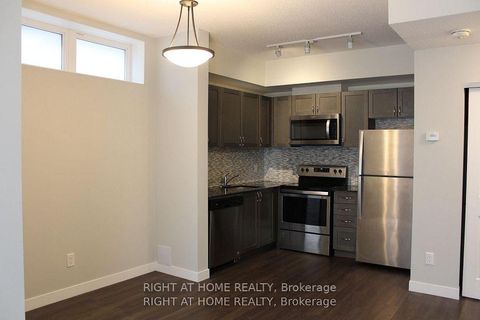 Photo 5 at 17 - 6 Bicknell Avenue, Eglinton West, Toronto