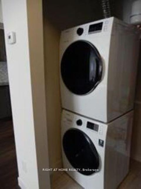 Photo 10 at 17 - 6 Bicknell Avenue, Eglinton West, Toronto