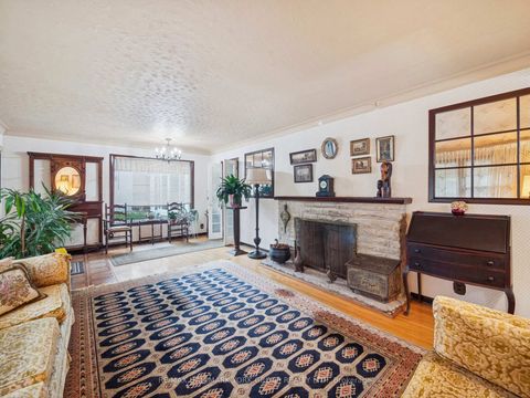 Photo 3 at 60 Charles Street, King City, King