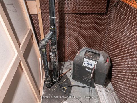 Photo 37 at 725 Dovercourt Road, Little Italy, Toronto