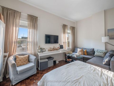 Photo 23 at 725 Dovercourt Road, Little Italy, Toronto