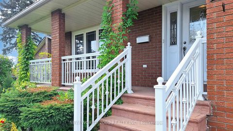 Photo 2 at 17 Squirewood Road, Pleasant View, Toronto