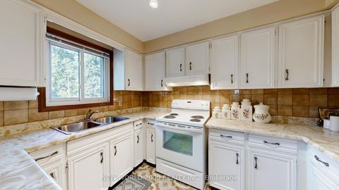 Photo 11 at 17 Squirewood Road, Pleasant View, Toronto