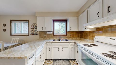 Photo 12 at 17 Squirewood Road, Pleasant View, Toronto