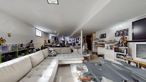 Photo 25 at 17 Squirewood Road, Pleasant View, Toronto
