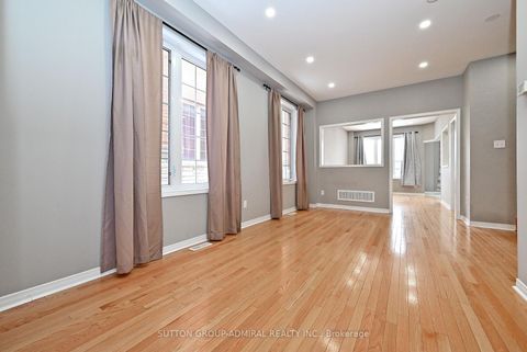 Photo 4 at 41 Big Hill Crescent, Patterson, Vaughan