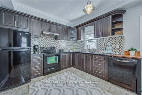 Photo 6 at 174 Coxwell Avenue, Coxwell, Toronto