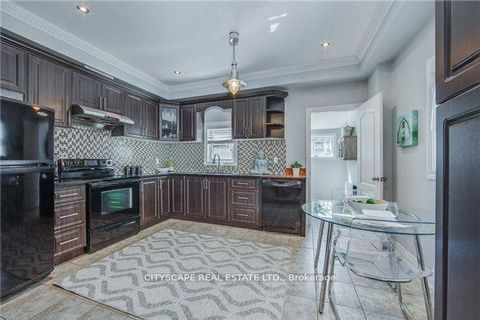 Photo 7 at 174 Coxwell Avenue, Coxwell, Toronto