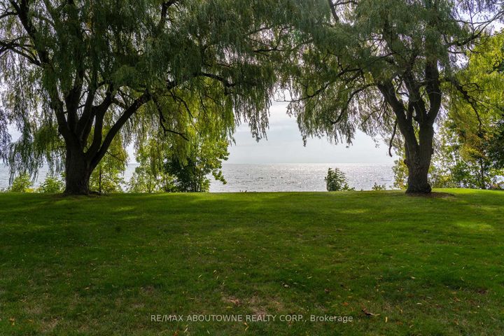 Photo 3 at 20 Arkendo Drive, FD Ford, Oakville