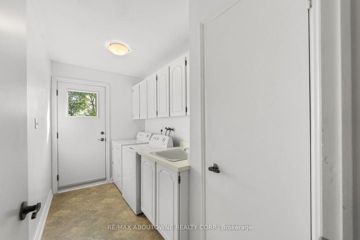 Photo 17 at 20 Arkendo Drive, FD Ford, Oakville